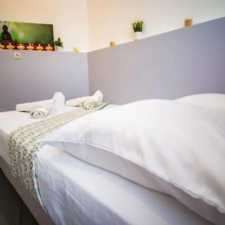 Le Studiozen Yourhosthelper *